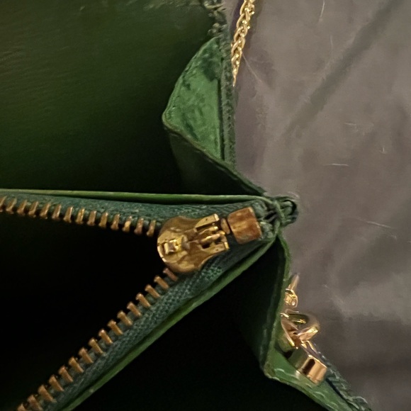 Louis Vuitton womens bifold green Epi leather Sarah wallet - Picture 12 of 14